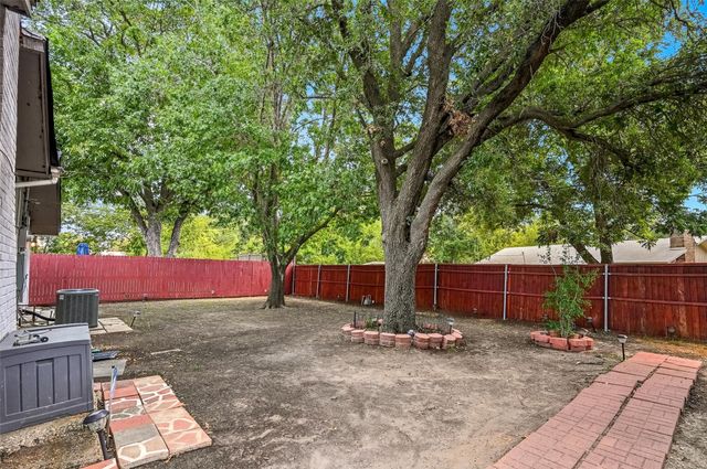 8120 Greenhollow Lane, Dallas, TX 75240