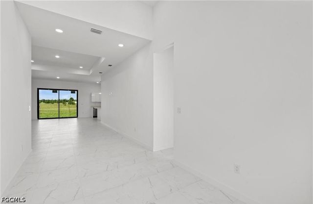 3927 NW 40th TER, Cape Coral, FL 33993