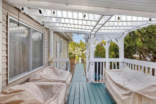 525 Riverleigh Avenue 45, Riverhead, NY 11901