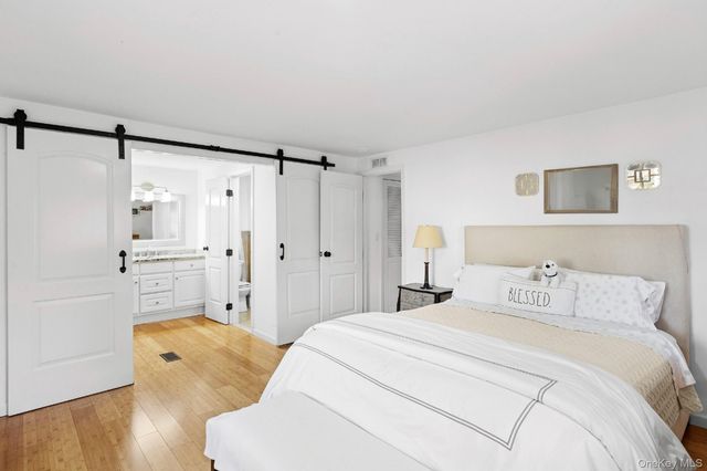 525 Riverleigh Avenue 45, Riverhead, NY 11901