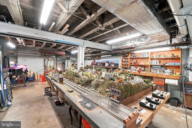 6500 N 6TH ST, Philadelphia, PA 19126