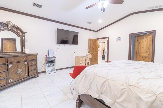 319 Lonesome Dove DR, Cedar Creek, TX 78612