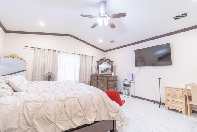 319 Lonesome Dove DR, Cedar Creek, TX 78612