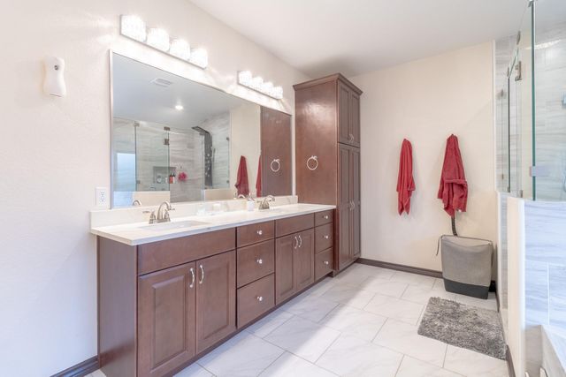 319 Lonesome Dove DR, Cedar Creek, TX 78612