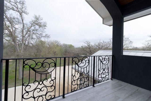 319 Lonesome Dove DR, Cedar Creek, TX 78612