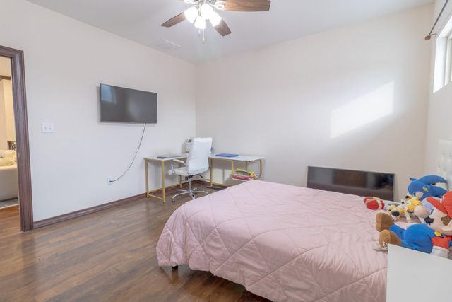 319 Lonesome Dove DR, Cedar Creek, TX 78612