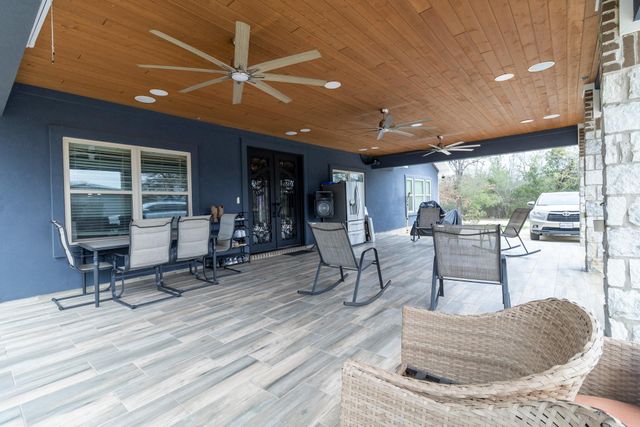 319 Lonesome Dove DR, Cedar Creek, TX 78612