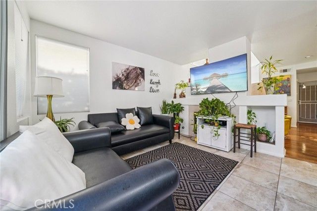 1591 San Fernando Dr, Corona, CA 92882