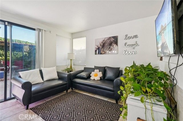 1591 San Fernando Dr, Corona, CA 92882