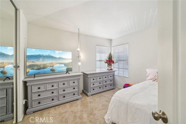 1591 San Fernando Dr, Corona, CA 92882