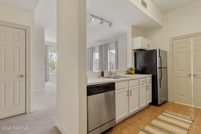 201 Settlers Trace Boulevard 4401, Lafayette, LA 70508