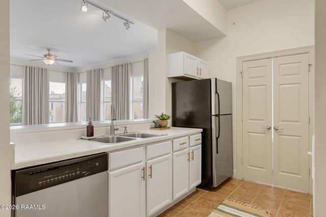 201 Settlers Trace Boulevard 4401, Lafayette, LA 70508