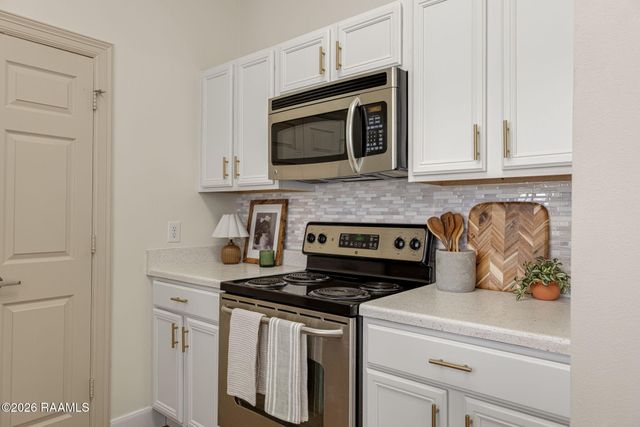 201 Settlers Trace Boulevard 4401, Lafayette, LA 70508