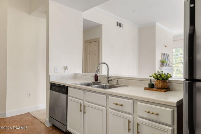 201 Settlers Trace Boulevard 4401, Lafayette, LA 70508