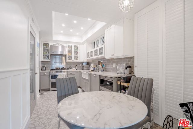 125 N Gale Drive 205, Beverly Hills, CA 90211