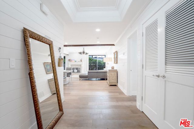 125 N Gale Drive 205, Beverly Hills, CA 90211