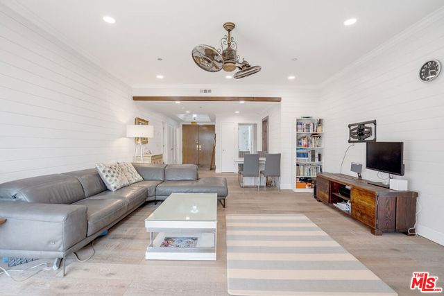 125 N Gale Drive 205, Beverly Hills, CA 90211