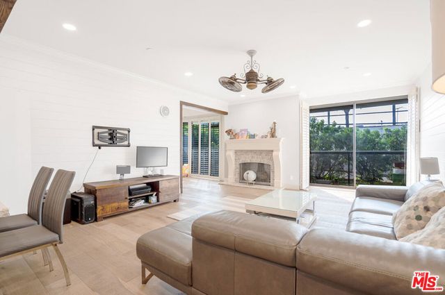 125 N Gale Drive 205, Beverly Hills, CA 90211