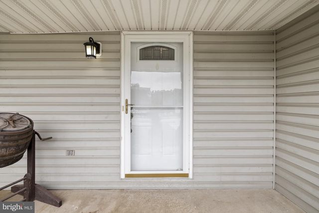 2904 VILLAGE SQUARE DR, Dover, PA 17315