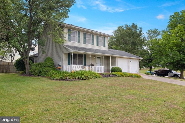2904 VILLAGE SQUARE DR, Dover, PA 17315