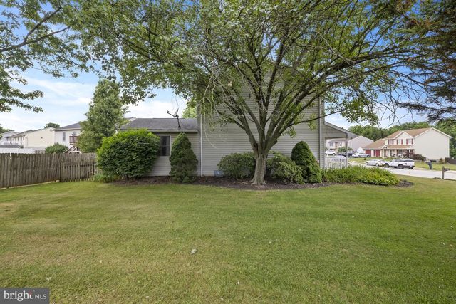 2904 VILLAGE SQUARE DR, Dover, PA 17315