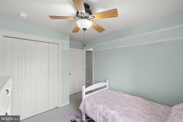 2904 VILLAGE SQUARE DR, Dover, PA 17315