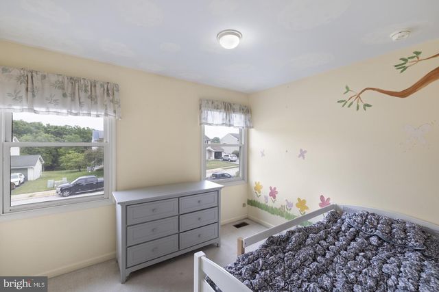 2904 VILLAGE SQUARE DR, Dover, PA 17315
