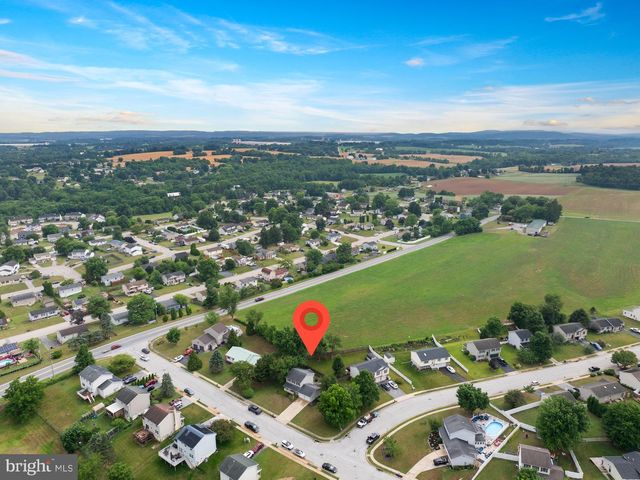 2904 VILLAGE SQUARE DR, Dover, PA 17315