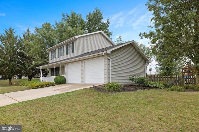 2904 VILLAGE SQUARE DR, Dover, PA 17315