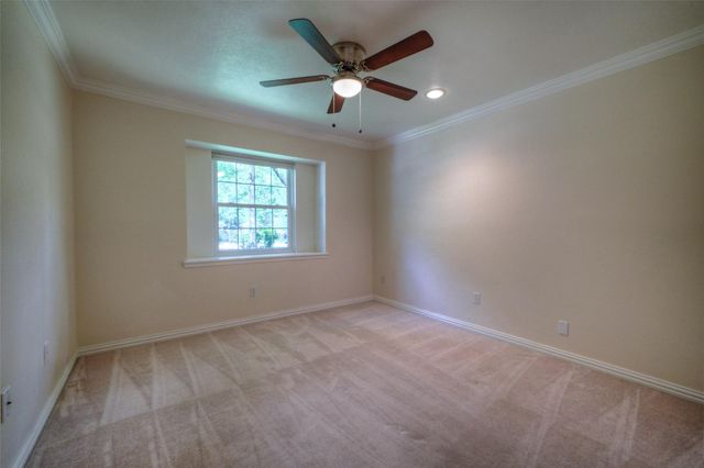 9 Oldstream Court, The Woodlands, TX 77381