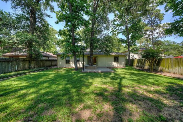 9 Oldstream Court, The Woodlands, TX 77381