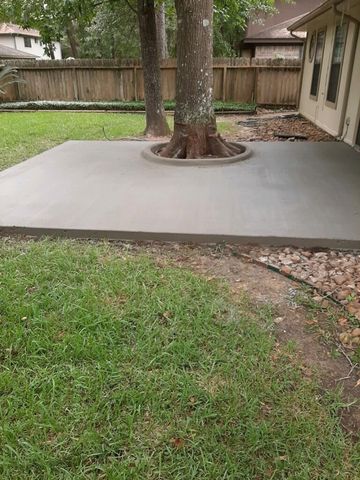 9 Oldstream Court, The Woodlands, TX 77381
