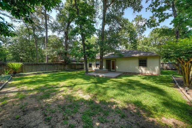 9 Oldstream Court, The Woodlands, TX 77381