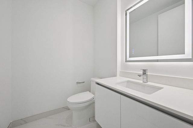 220 Lake Shore Drive 709, West Palm Beach, FL 33403
