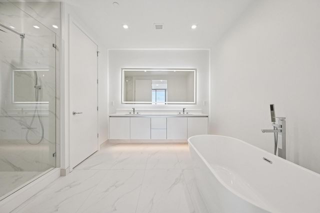 220 Lake Shore Drive 709, West Palm Beach, FL 33403