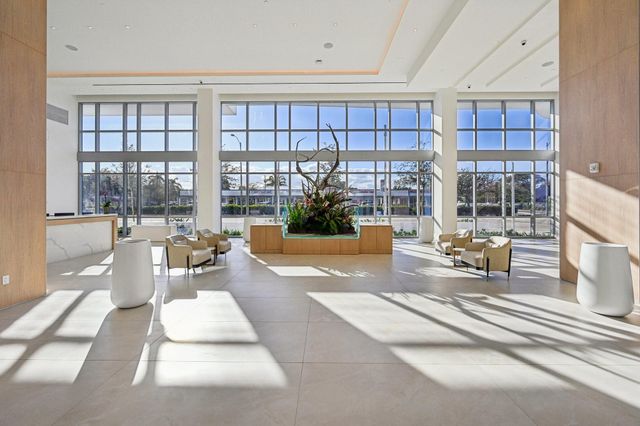220 Lake Shore Drive 709, West Palm Beach, FL 33403