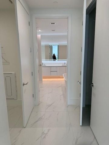 220 Lake Shore Drive 709, West Palm Beach, FL 33403