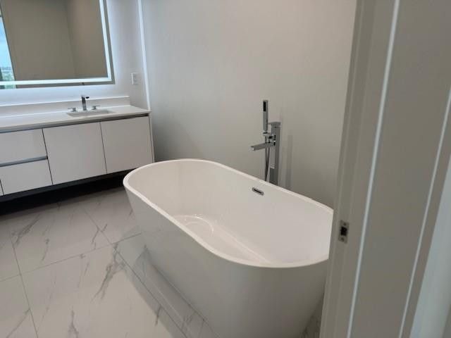 220 Lake Shore Drive 709, West Palm Beach, FL 33403