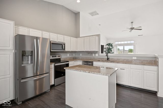524 Genisis Drive, Whiteland, IN 46184