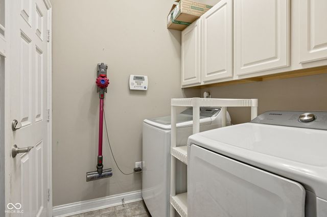 524 Genisis Drive, Whiteland, IN 46184