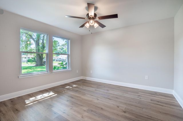 19 NW Highland Drive, Fort Walton Beach, FL 32548