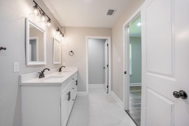 19 NW Highland Drive, Fort Walton Beach, FL 32548