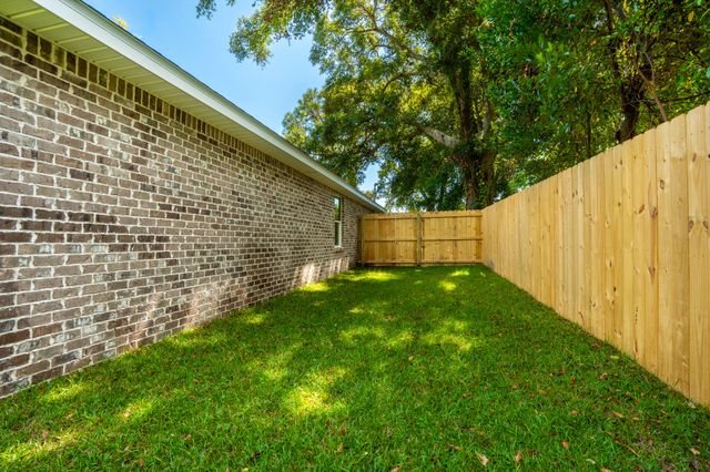 19 NW Highland Drive, Fort Walton Beach, FL 32548