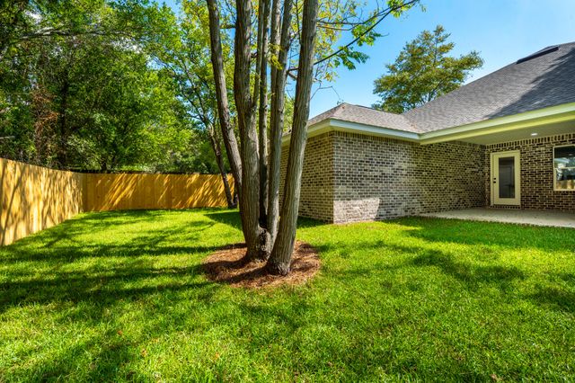 19 NW Highland Drive, Fort Walton Beach, FL 32548