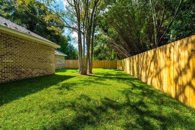 19 NW Highland Drive, Fort Walton Beach, FL 32548