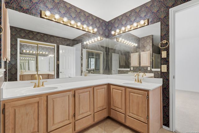 13719 MORNINGBLUFF DR, San Antonio, TX 78216