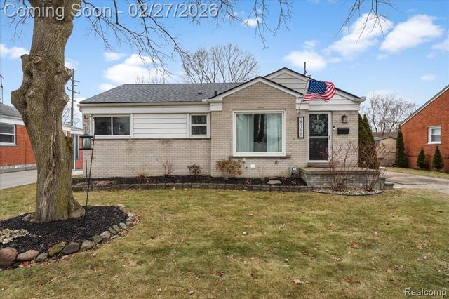 29750 W Chicago Street, Livonia, MI 48150