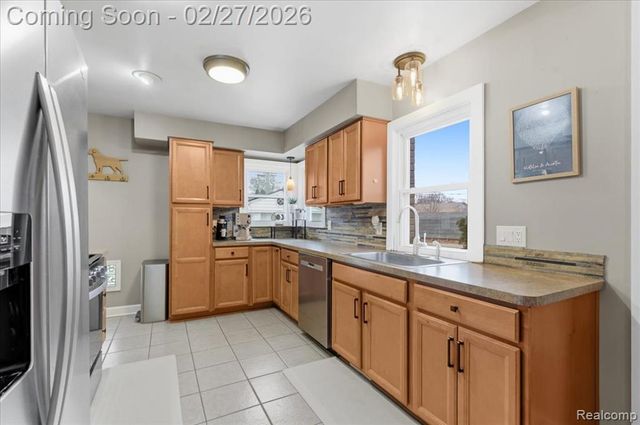 29750 W Chicago Street, Livonia, MI 48150