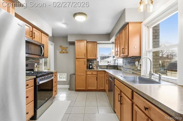 29750 W Chicago Street, Livonia, MI 48150