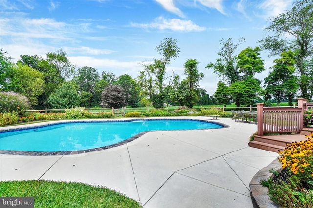 452 HILLTOP CT, New Freedom, PA 17349